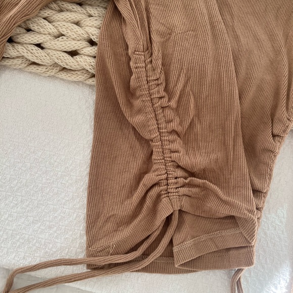 Princess Polly sweater with sinched sides - Picture 3 of 4